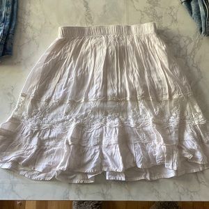 Super cute white romantic skirt